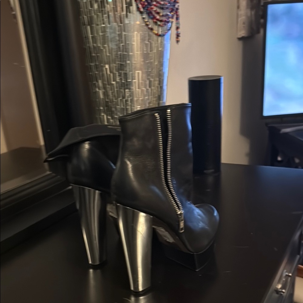 Topshop Black Leather Heeled Boots - Picture 15 of 16